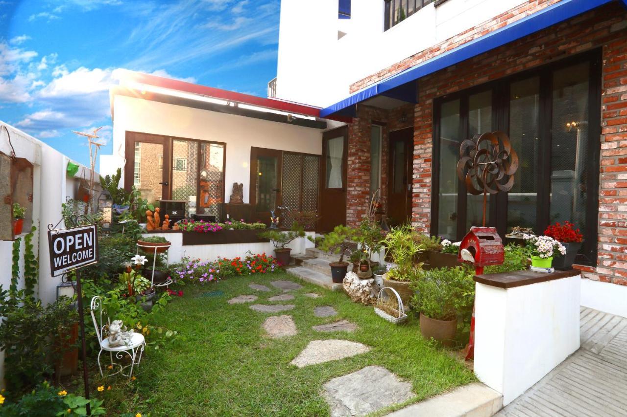 Yujung Guesthouse จอนจู ภายนอก รูปภาพ